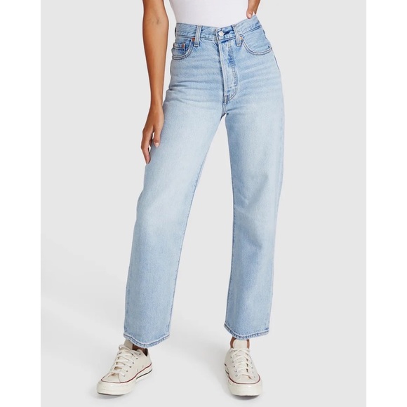 Levi's® Premium RIBCAGE STRAIGHT ANKLE JEANS - Picture 3 of 15